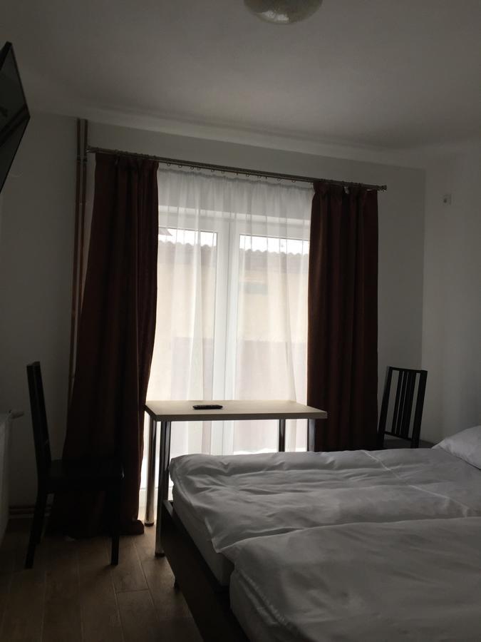 Mini-hotel Megora Rachiv Esterno foto
